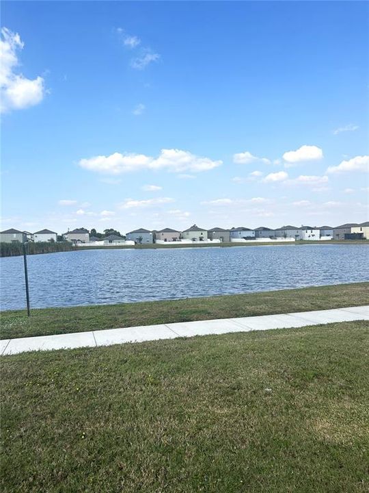 For Rent: $2,045 (4 beds, 2 baths, 1914 Square Feet)