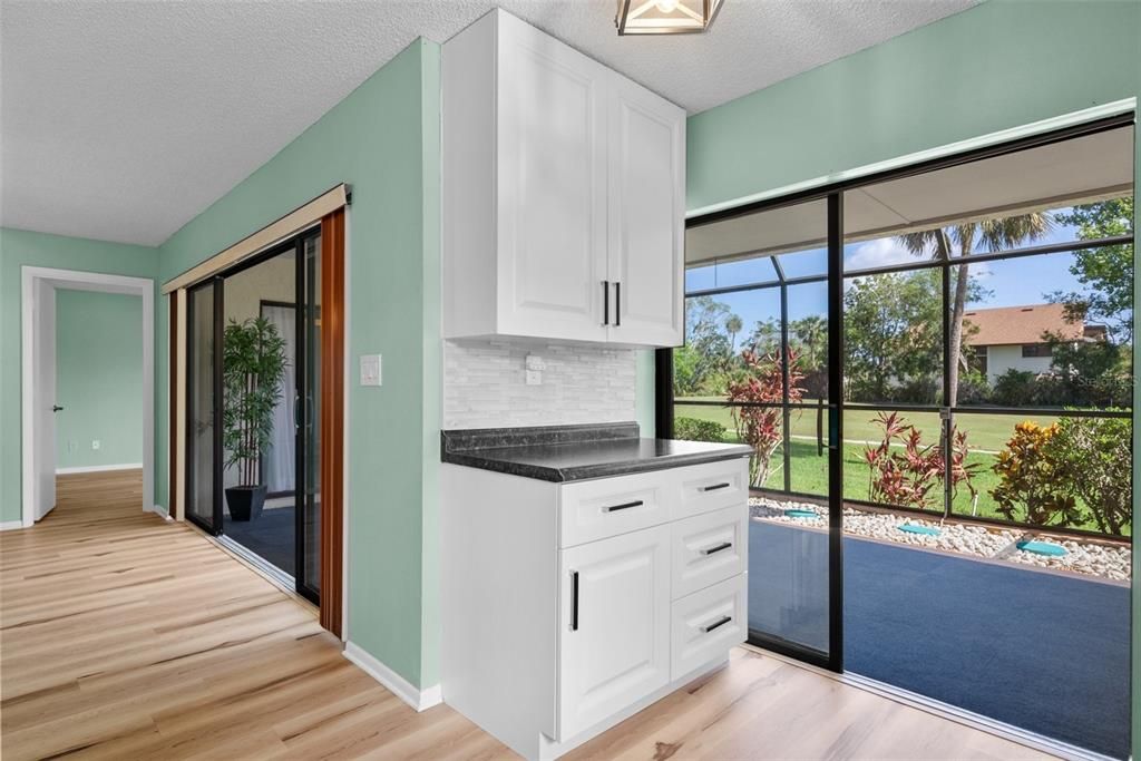 На продажу: $239,000 (2 спален, 2 ванн, 1224 Квадратных фут)