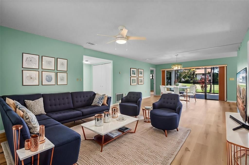 На продажу: $239,000 (2 спален, 2 ванн, 1224 Квадратных фут)