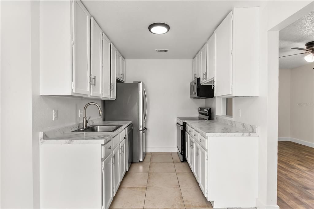 For Rent: $1,700 (3 beds, 2 baths, 1348 Square Feet)