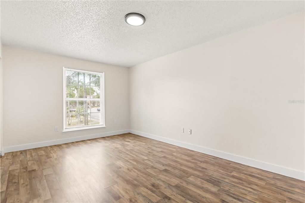 For Rent: $1,700 (3 beds, 2 baths, 1348 Square Feet)