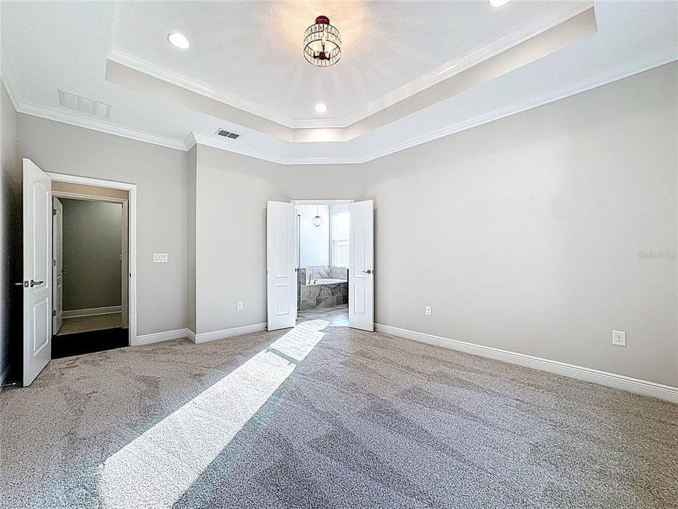 En Venta: $569,000 (4 camas, 2 baños, 2416 Pies cuadrados)