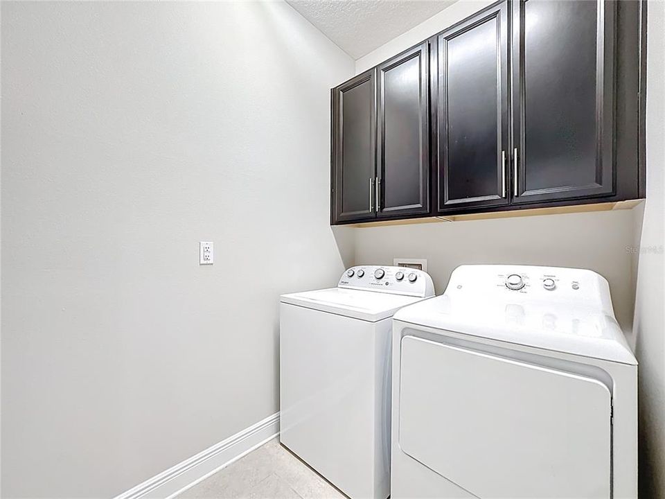 En Venta: $569,000 (4 camas, 2 baños, 2416 Pies cuadrados)