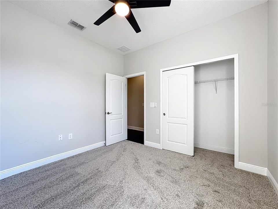 En Venta: $569,000 (4 camas, 2 baños, 2416 Pies cuadrados)