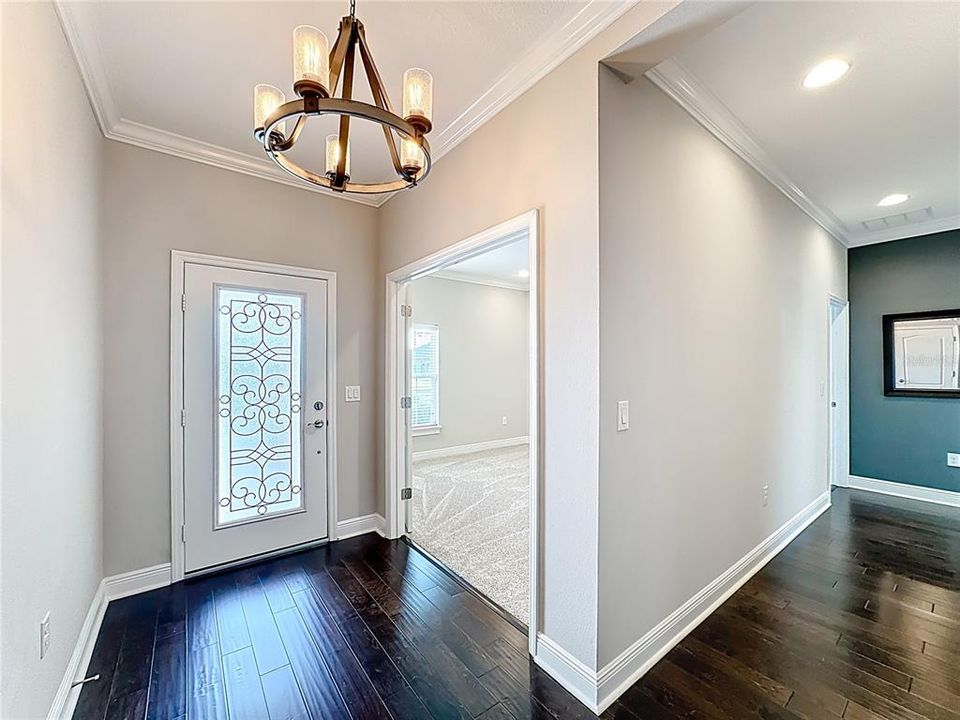 En Venta: $569,000 (4 camas, 2 baños, 2416 Pies cuadrados)