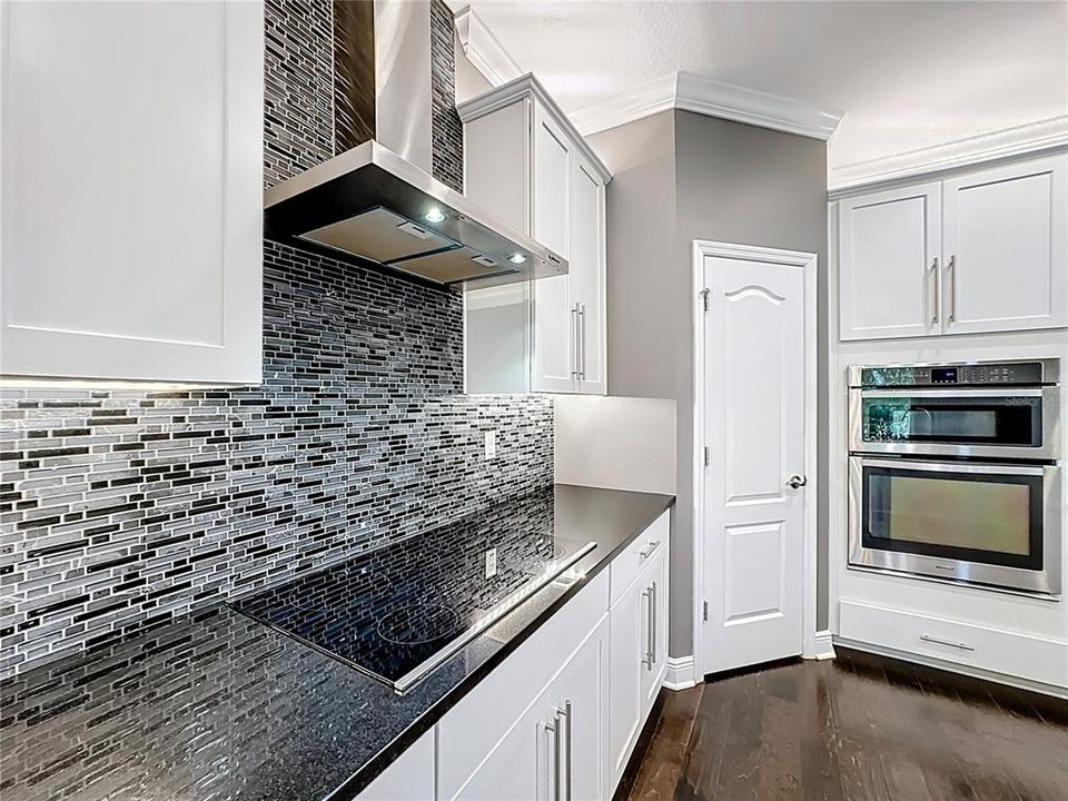 En Venta: $569,000 (4 camas, 2 baños, 2416 Pies cuadrados)