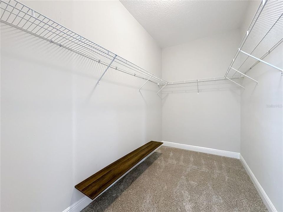 En Venta: $569,000 (4 camas, 2 baños, 2416 Pies cuadrados)