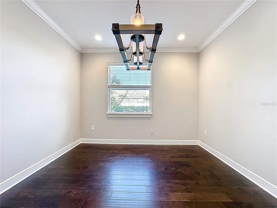 En Venta: $569,000 (4 camas, 2 baños, 2416 Pies cuadrados)