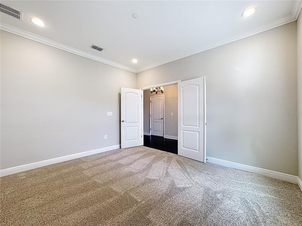 En Venta: $569,000 (4 camas, 2 baños, 2416 Pies cuadrados)