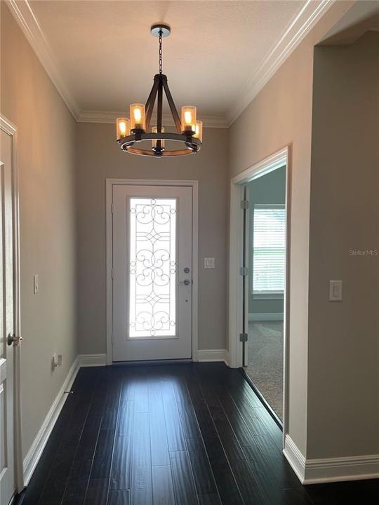 En Venta: $569,000 (4 camas, 2 baños, 2416 Pies cuadrados)