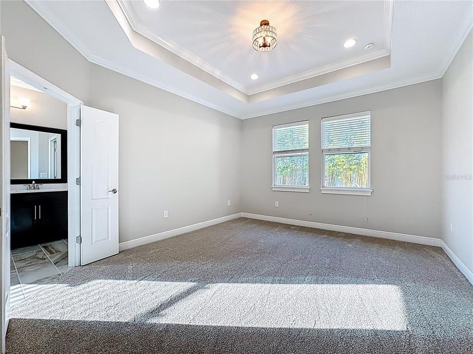 En Venta: $569,000 (4 camas, 2 baños, 2416 Pies cuadrados)