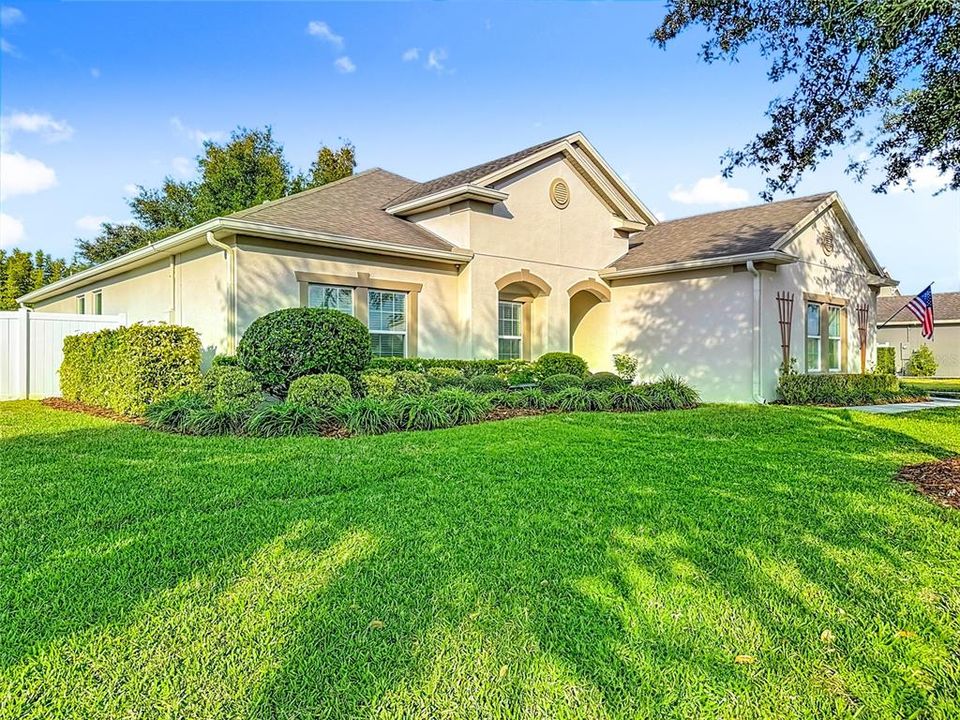 En Venta: $569,000 (4 camas, 2 baños, 2416 Pies cuadrados)