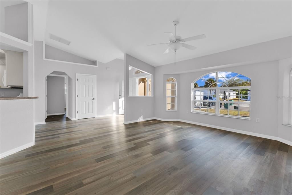 待售: $284,900 (3 贝兹, 2 浴室, 1554 平方英尺)