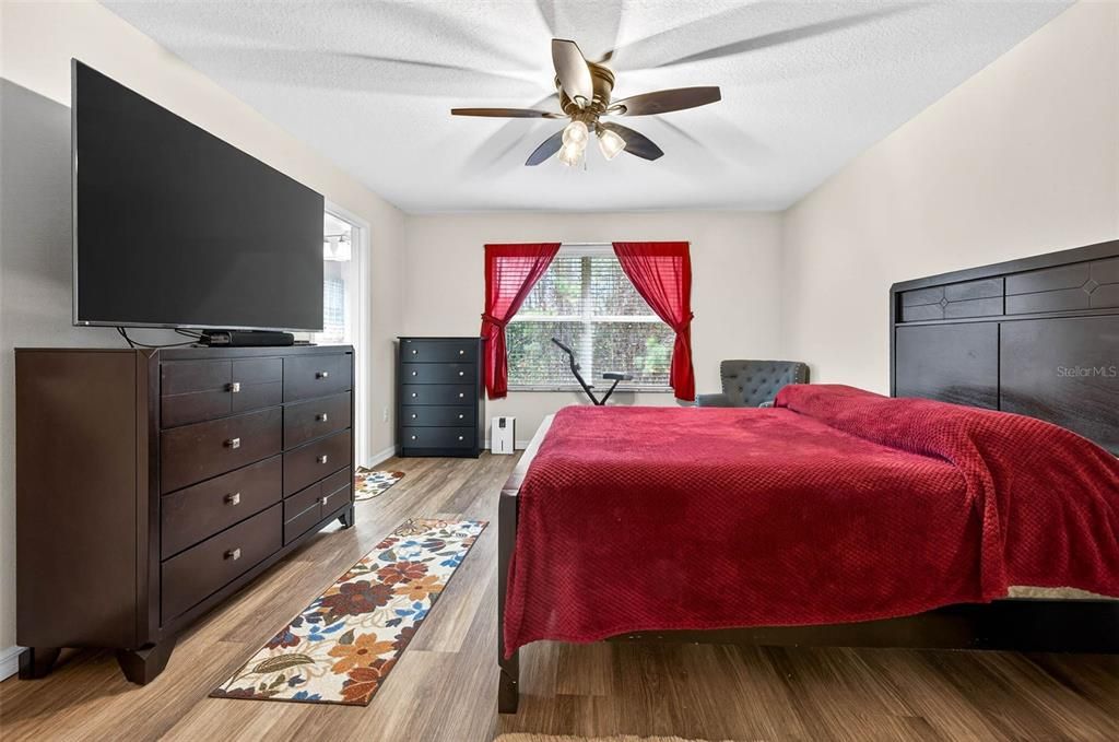 For Sale: $280,000 (3 beds, 2 baths, 1787 Square Feet)