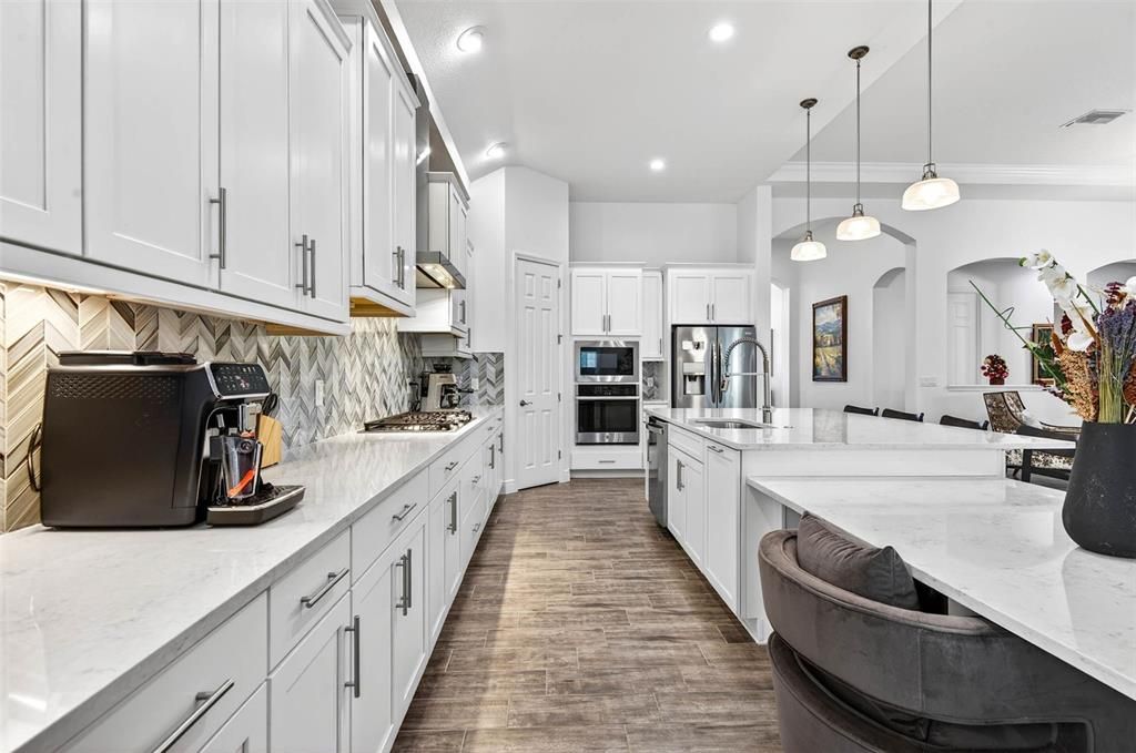 На продажу: $1,050,000 (4 спален, 3 ванн, 2824 Квадратных фут)