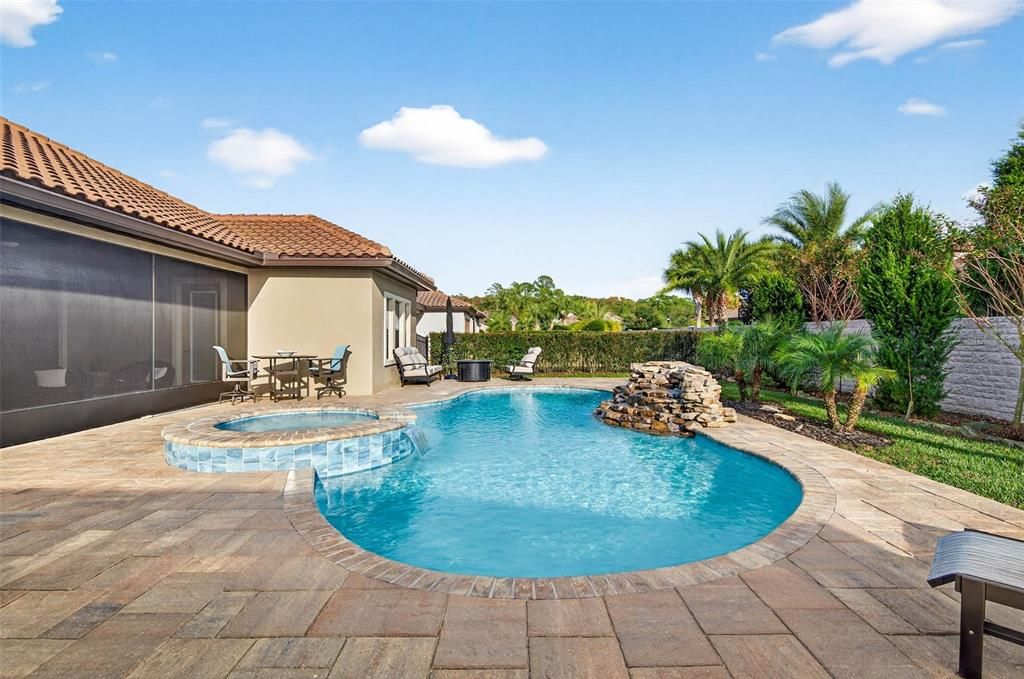 На продажу: $1,050,000 (4 спален, 3 ванн, 2824 Квадратных фут)