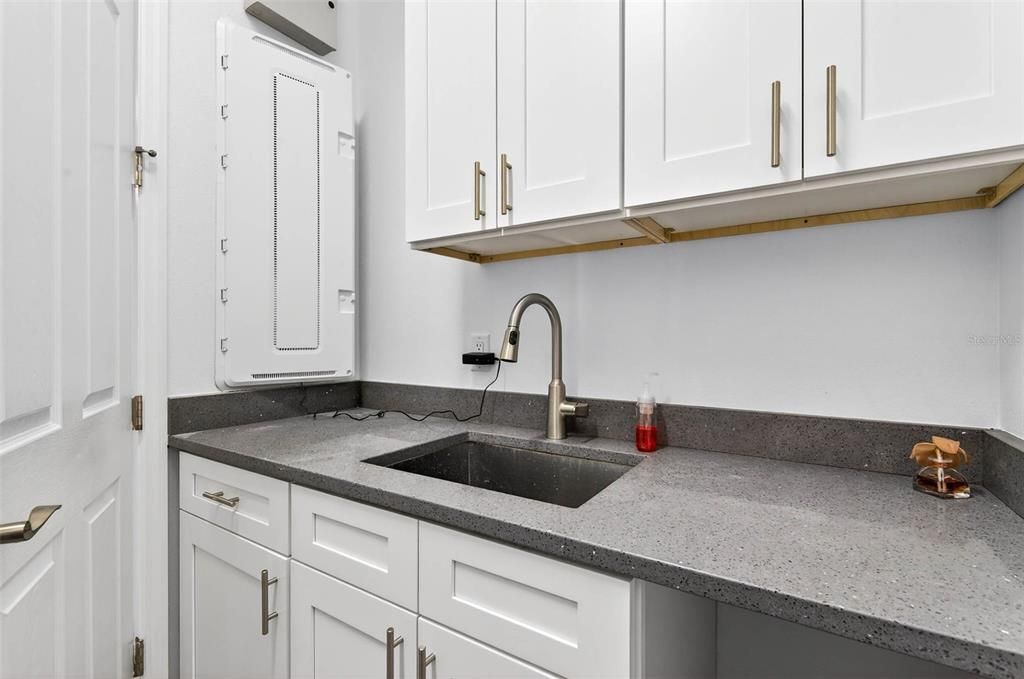 На продажу: $1,050,000 (4 спален, 3 ванн, 2824 Квадратных фут)