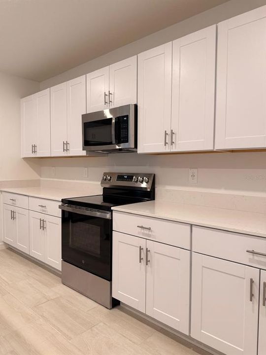 En Renta: $2,950 (5 camas, 2 baños, 2215 Pies cuadrados)