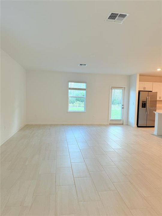 En Renta: $2,950 (5 camas, 2 baños, 2215 Pies cuadrados)