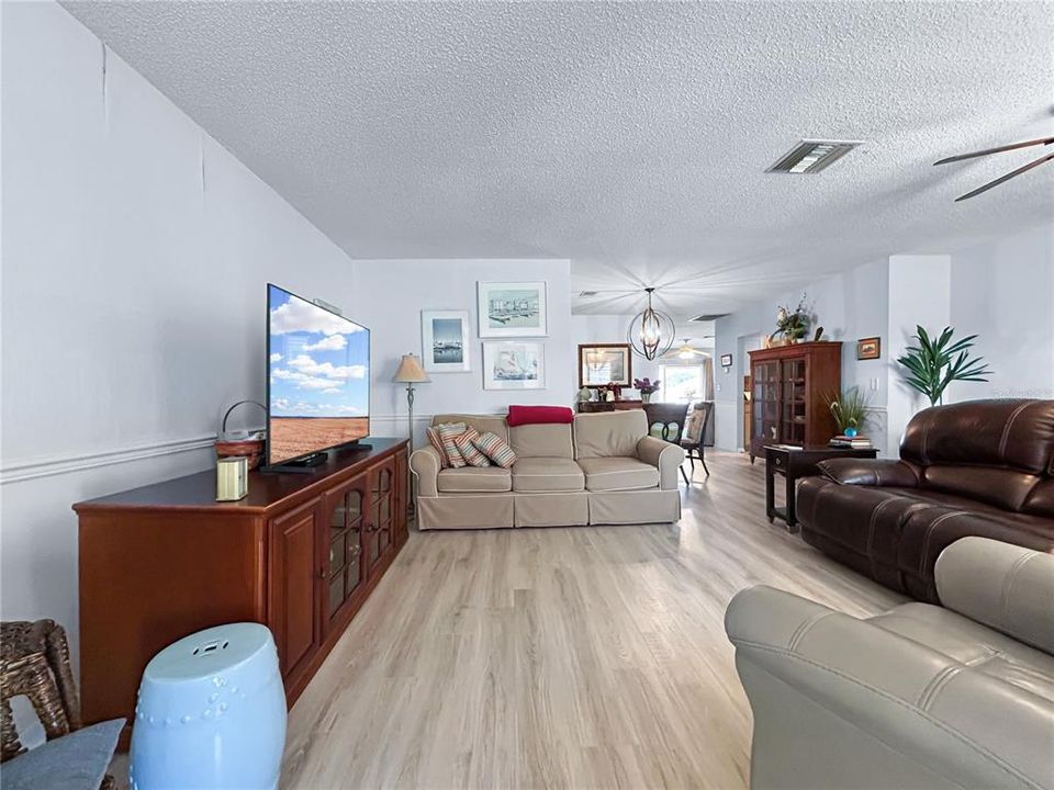 En Venta: $282,000 (2 camas, 2 baños, 1516 Pies cuadrados)