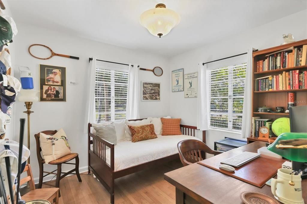 待售: $565,000 (4 贝兹, 2 浴室, 1770 平方英尺)