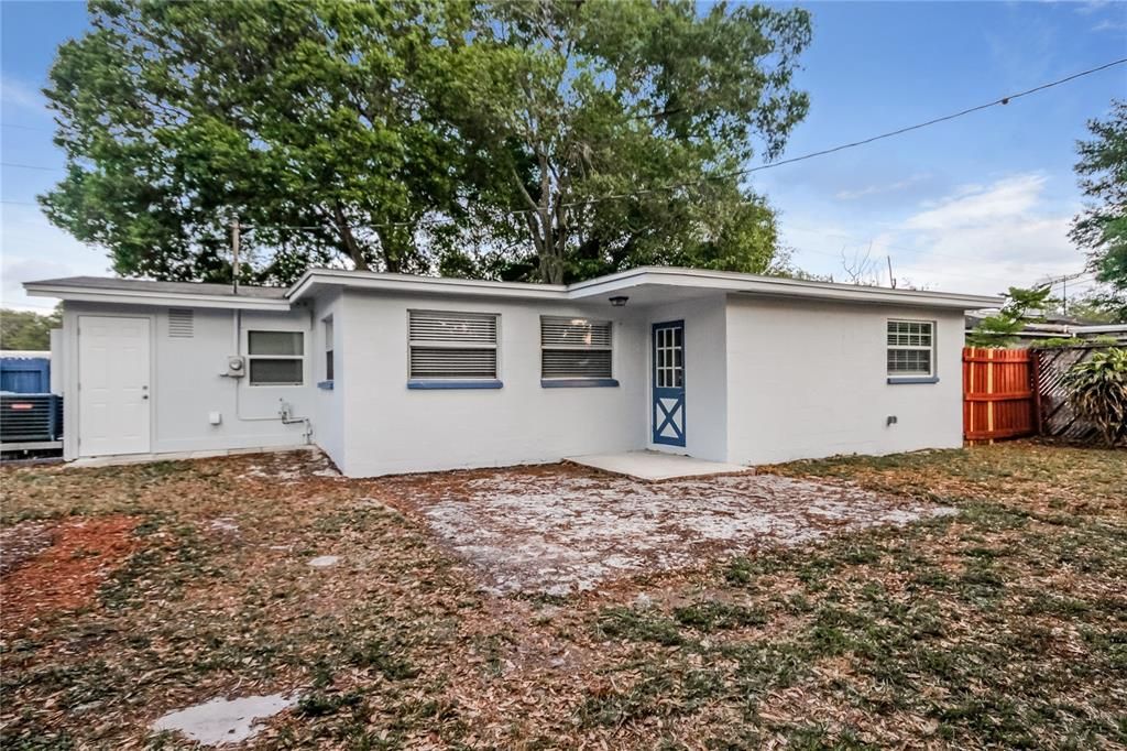 For Rent: $2,496 (4 beds, 2 baths, 1474 Square Feet)