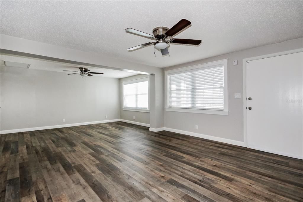 For Rent: $2,496 (4 beds, 2 baths, 1474 Square Feet)