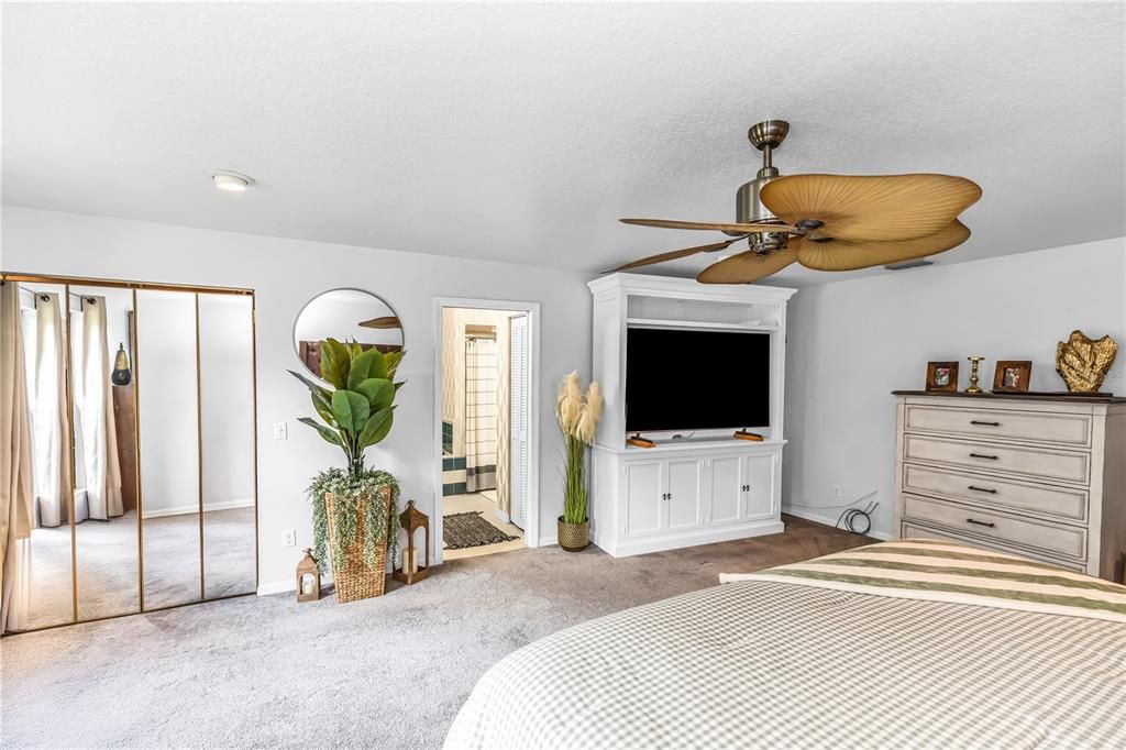 待售: $689,999 (3 贝兹, 2 浴室, 2096 平方英尺)