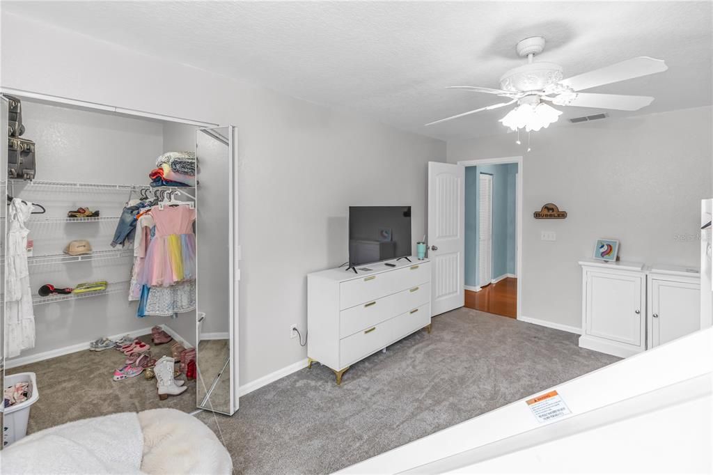 待售: $689,999 (3 贝兹, 2 浴室, 2096 平方英尺)