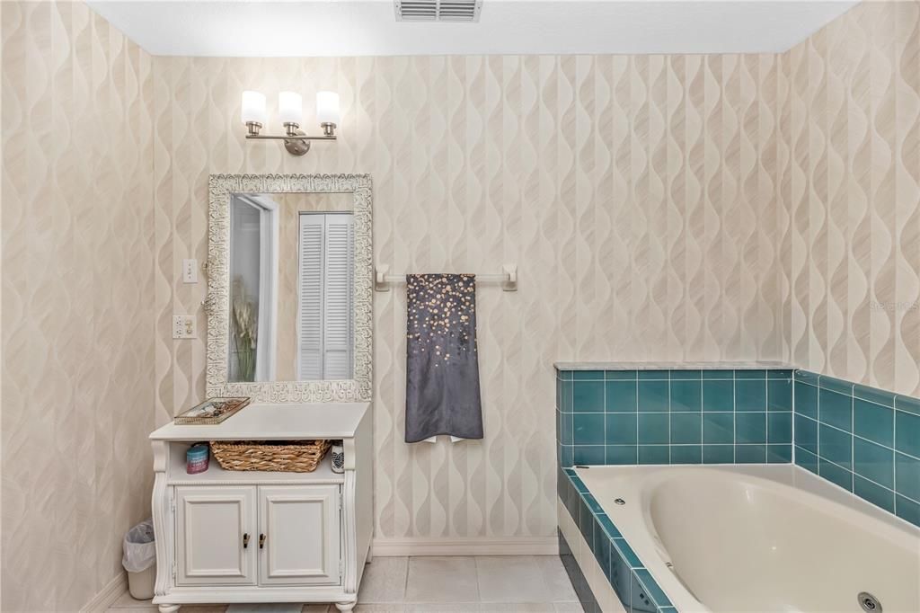 待售: $689,999 (3 贝兹, 2 浴室, 2096 平方英尺)