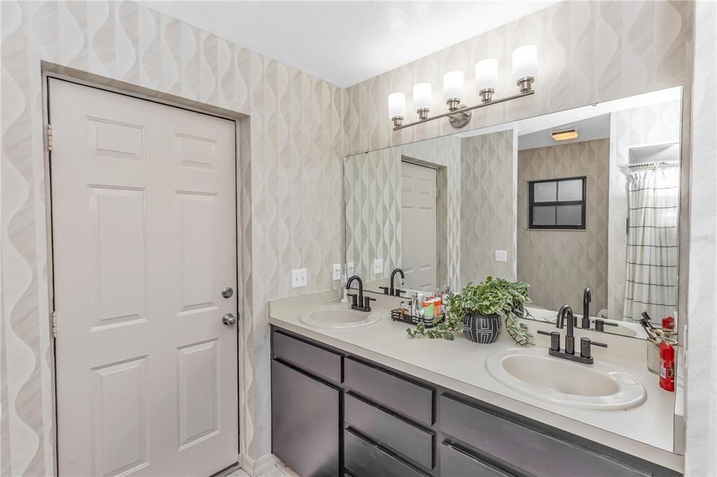 待售: $689,999 (3 贝兹, 2 浴室, 2096 平方英尺)