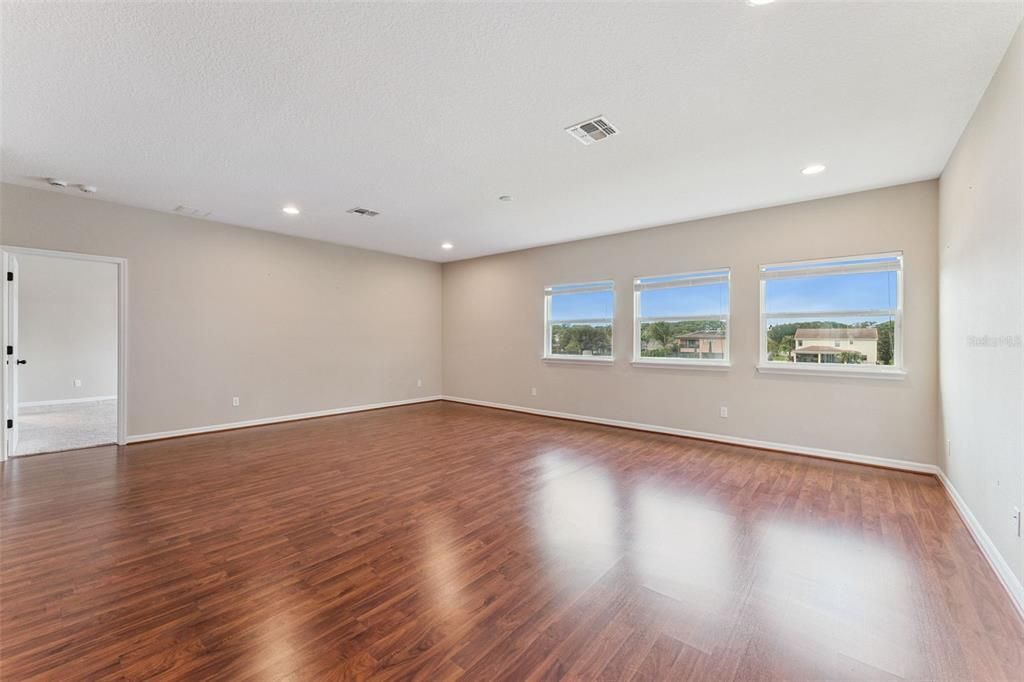 En Venta: $699,990 (6 camas, 4 baños, 4307 Pies cuadrados)