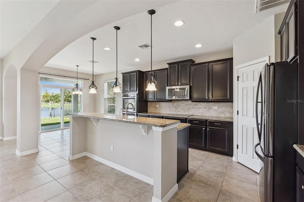 En Venta: $699,990 (6 camas, 4 baños, 4307 Pies cuadrados)