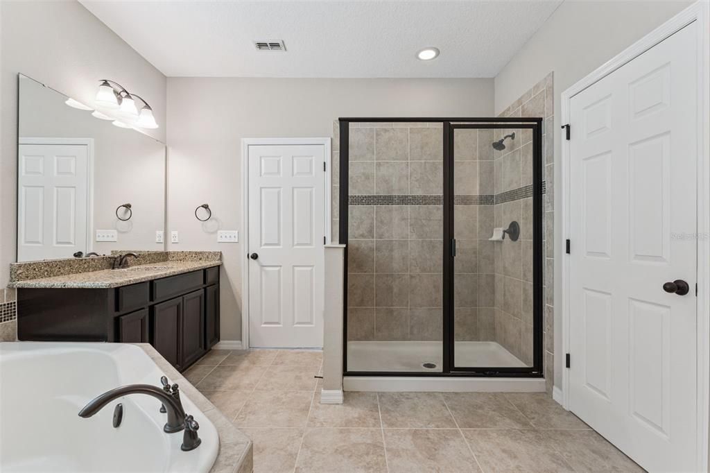 En Venta: $699,990 (6 camas, 4 baños, 4307 Pies cuadrados)