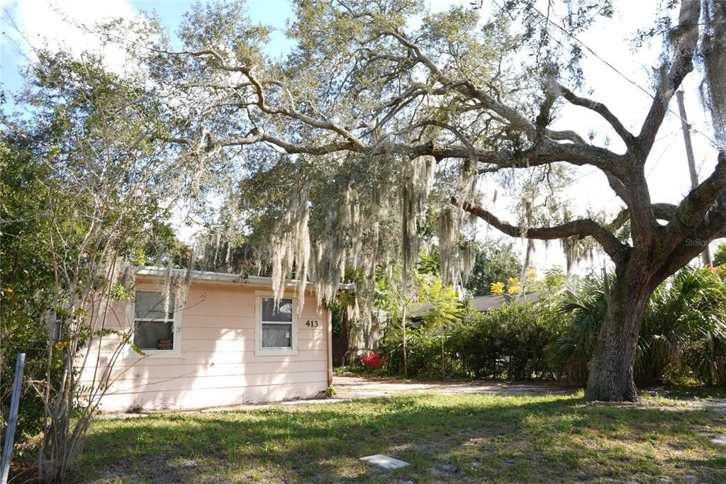 For Sale: $139,000 (2 beds, 1 baths, 920 Square Feet)