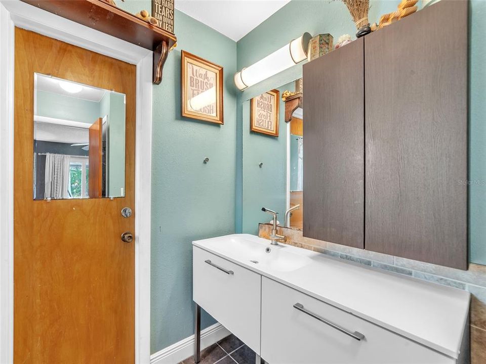 For Sale: $425,000 (3 beds, 2 baths, 1573 Square Feet)