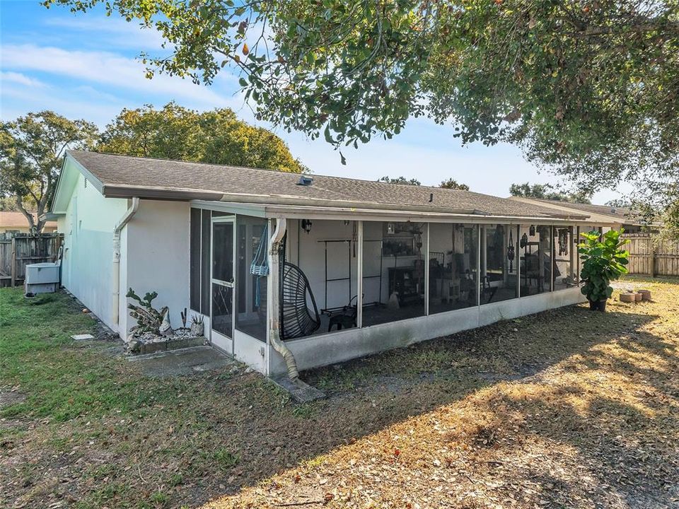 For Sale: $425,000 (3 beds, 2 baths, 1573 Square Feet)