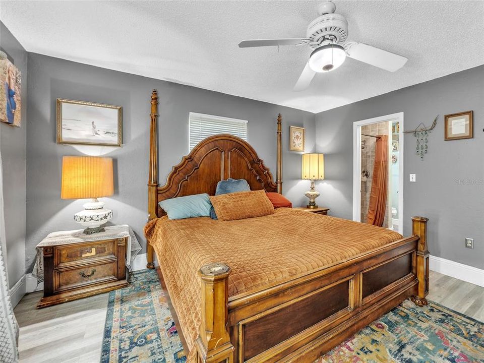 For Sale: $425,000 (3 beds, 2 baths, 1573 Square Feet)