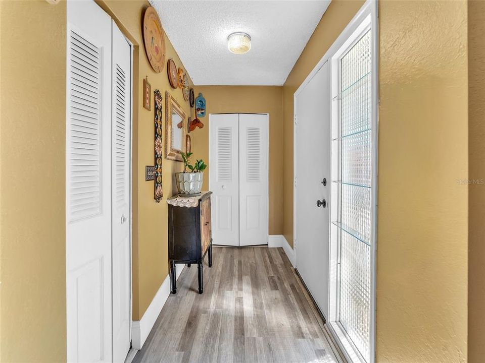 For Sale: $425,000 (3 beds, 2 baths, 1573 Square Feet)