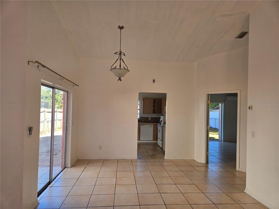 For Sale: $353,600 (3 beds, 2 baths, 1242 Square Feet)