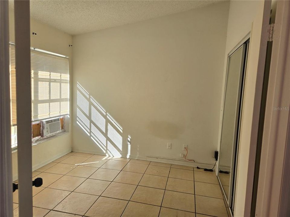 For Sale: $353,600 (3 beds, 2 baths, 1242 Square Feet)