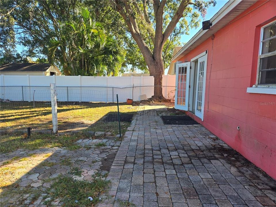 For Sale: $353,600 (3 beds, 2 baths, 1242 Square Feet)