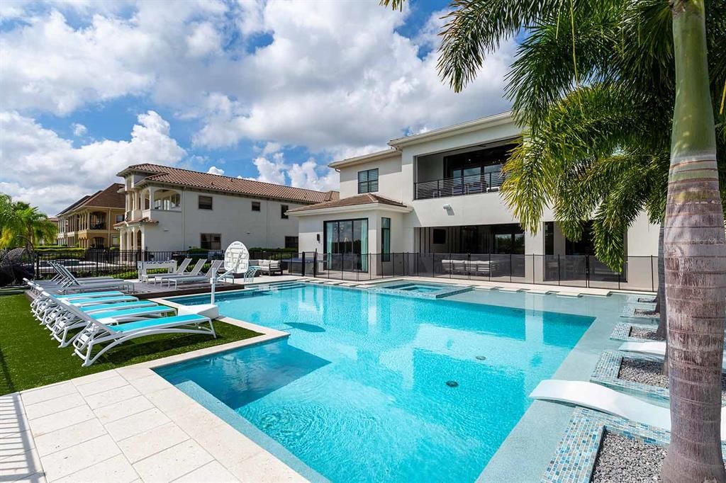 待售: $4,750,000 (9 贝兹, 9 浴室, 8151 平方英尺)