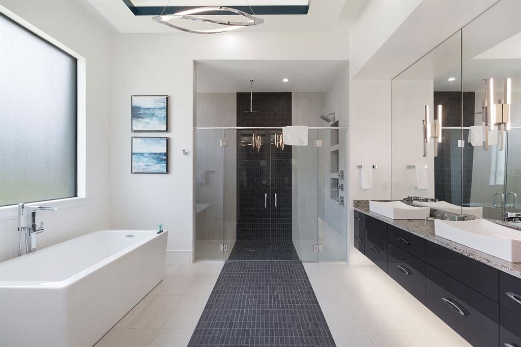 待售: $4,750,000 (9 贝兹, 9 浴室, 8151 平方英尺)