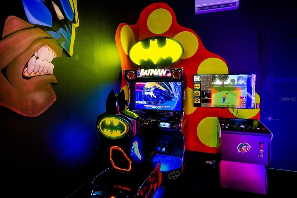 待售: $4,750,000 (9 贝兹, 9 浴室, 8151 平方英尺)