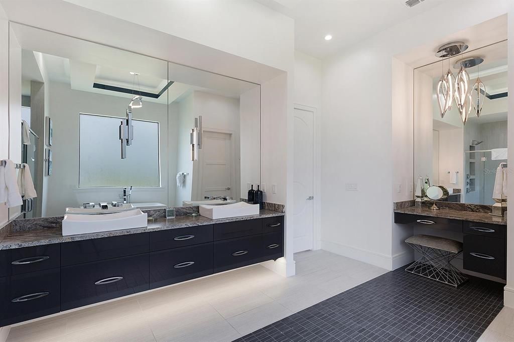 待售: $4,750,000 (9 贝兹, 9 浴室, 8151 平方英尺)