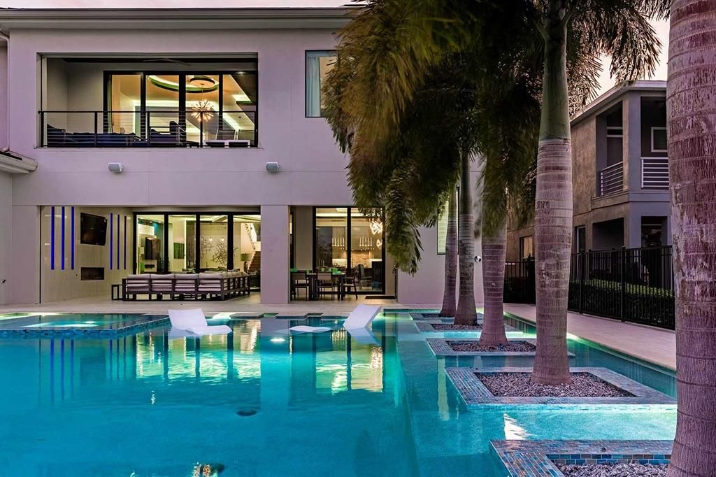 待售: $4,750,000 (9 贝兹, 9 浴室, 8151 平方英尺)