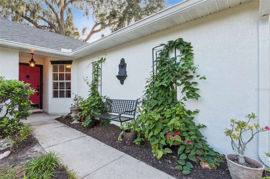 合同活跃: $315,000 (3 贝兹, 2 浴室, 1076 平方英尺)