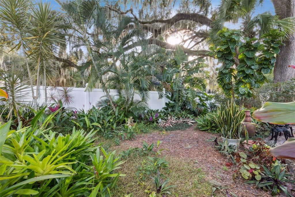 合同活跃: $315,000 (3 贝兹, 2 浴室, 1076 平方英尺)