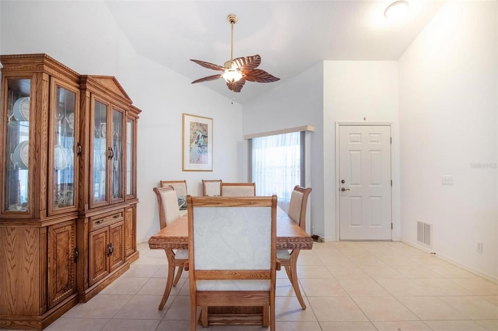 En Venta: $275,000 (3 camas, 2 baños, 1535 Pies cuadrados)